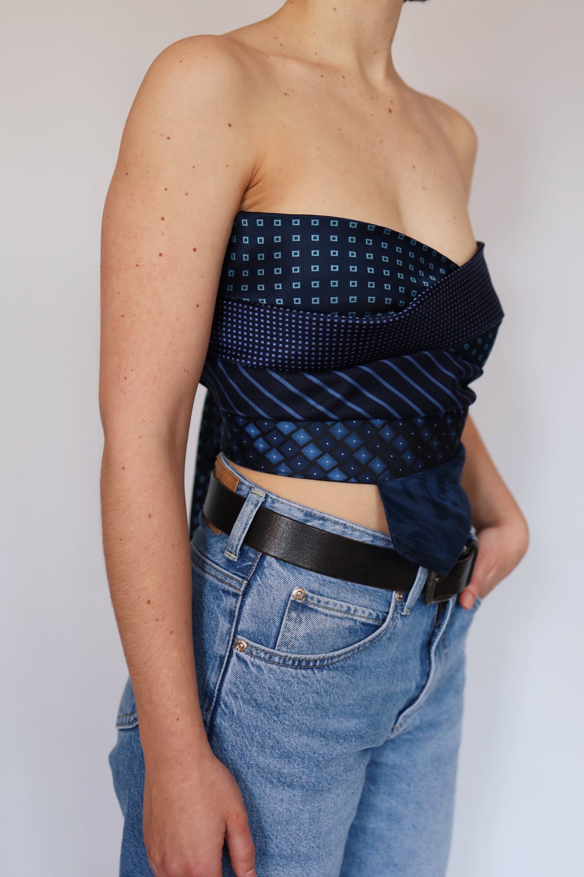 TIE TOP 09