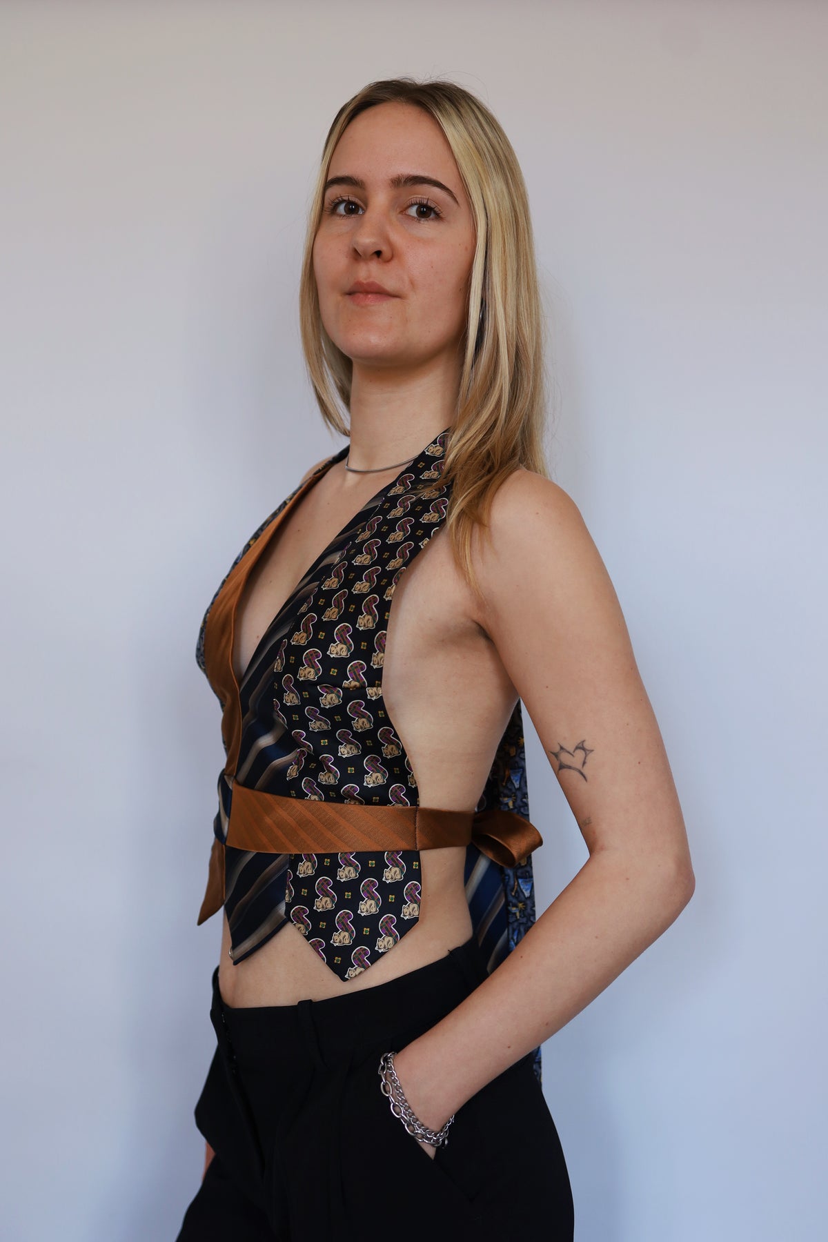 TIE TOP 17